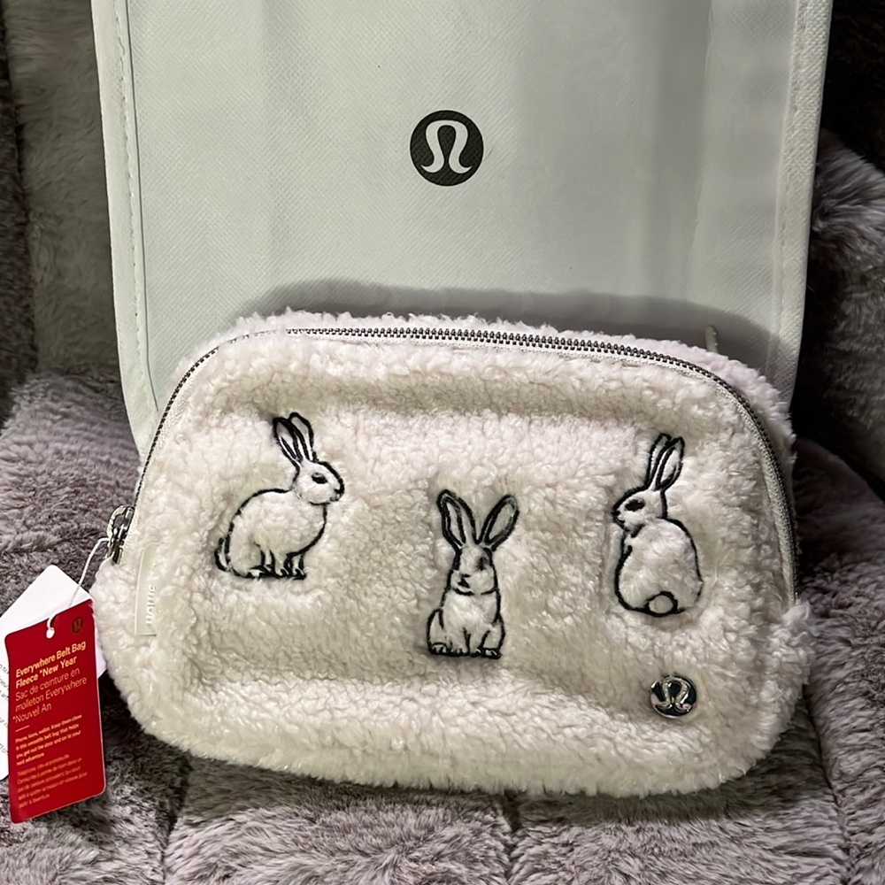 Lululemon Everyday Belt Bag, New Year Fleece.NWT